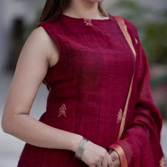 Maroon Sleeveless Kurta Set with Handwoven Border Dupatta