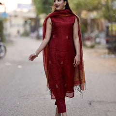 Maroon Sleeveless Kurta Set with Handwoven Border Dupatta
