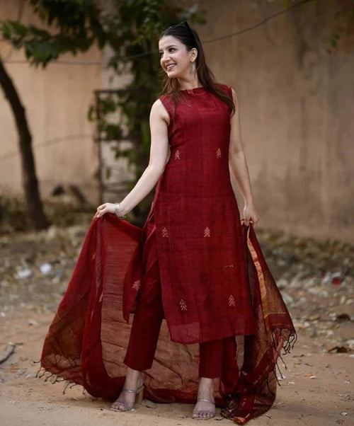 Maroon Sleeveless Kurta Set with Handwoven Border Dupatta