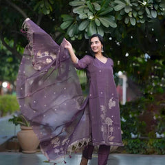Mauve Purple Kurta Pant Set with Floral Print & Sheer Dupatta
